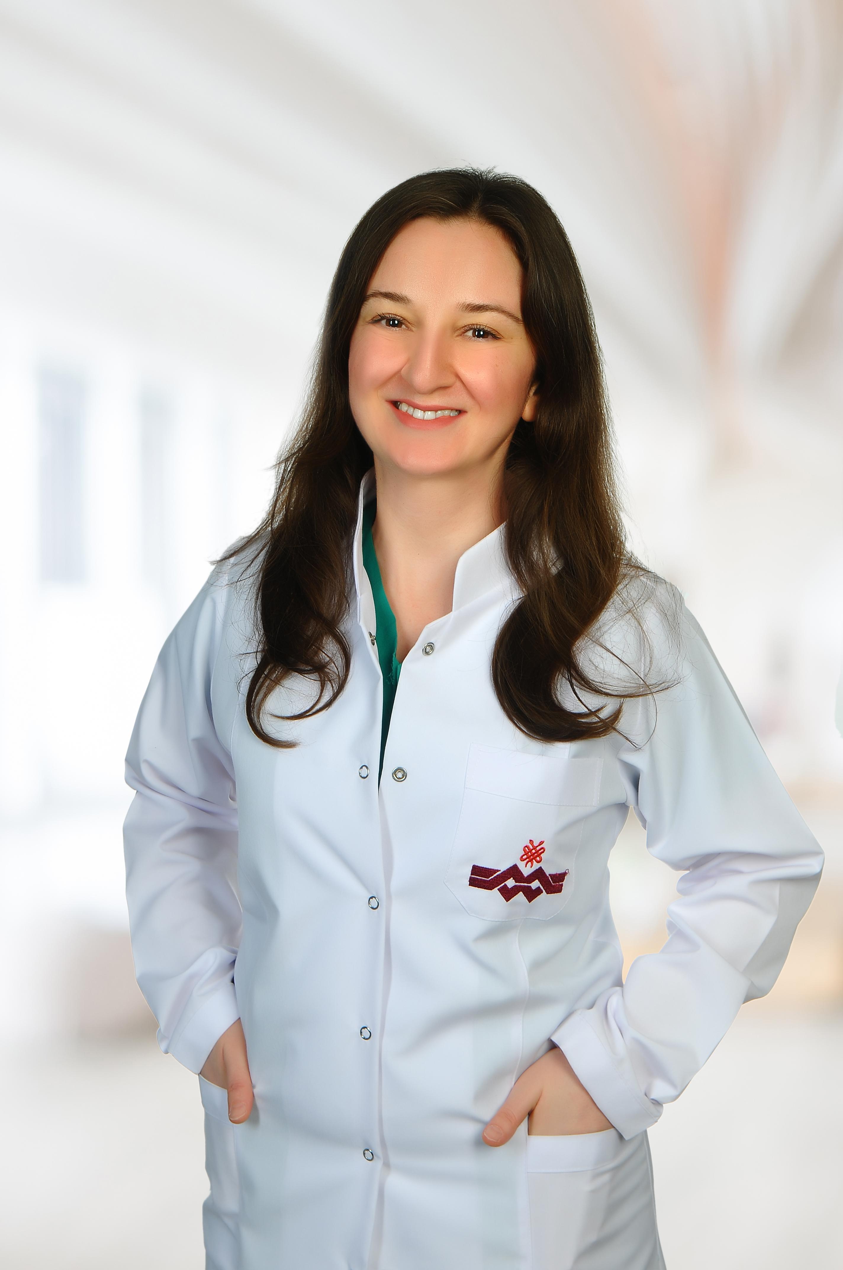 Elif Aslı Karadeniz Mollamehmetoğlu
